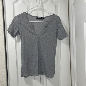 MISGUIDED Grey (maternity) low v t shirt